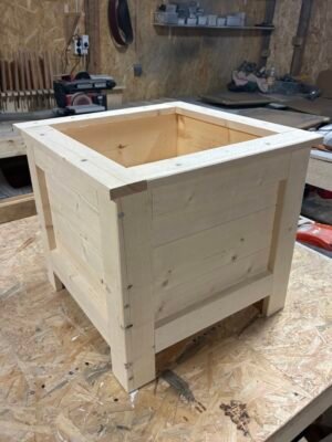 Planter bear DIY